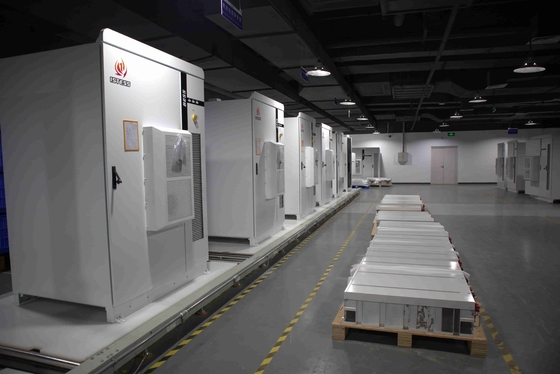 ระบบเก็บพลังงานแบตเตอรี่อุตสาหกรรมภายใน 50KW 107.52KWH - 125.44KWH