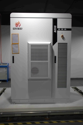 โซลูชั่นการเก็บพลังงานทางการค้า Bess 50KW ด้วยการรับรอง IEC UN UL