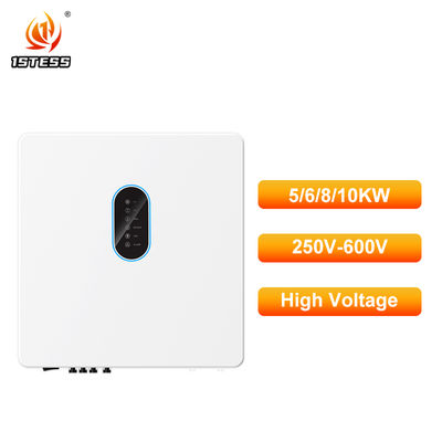 อินเวอร์เตอร์พลังงานแสงอาทิตย์แบบไฮบริดเอาต์พุตคลื่นไซน์บริสุทธิ์ สามเฟส ทั้งแบบออนกริดและออฟกริด MPPT IP65 250V-600V 5kw 6kw 8kw 10kw พร้อมคุณสมบัติป้องกันการเกิดเกาะ